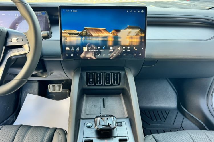 Used BYD Song L EV 2025 Intelligent Driving Version 662 km Beyond-Range Edition Interior 7