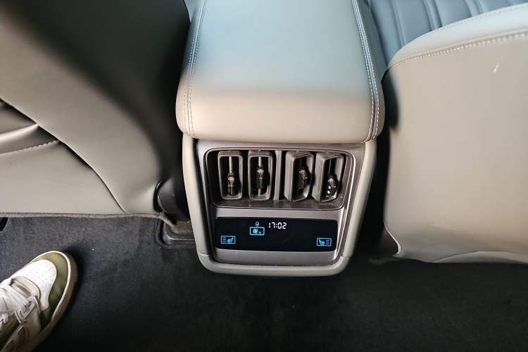 Used BYD Song L EV 2025 Intelligent Driving Version 662 km LiDAR Excellence Edition Interior 8