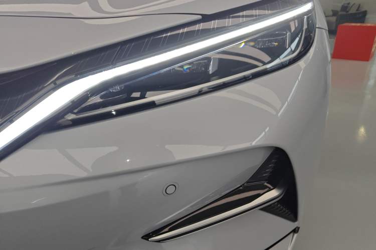 Used BYD Song L EV 2025 662 km Advanced Intelligent Driving Version Left Front Headlight