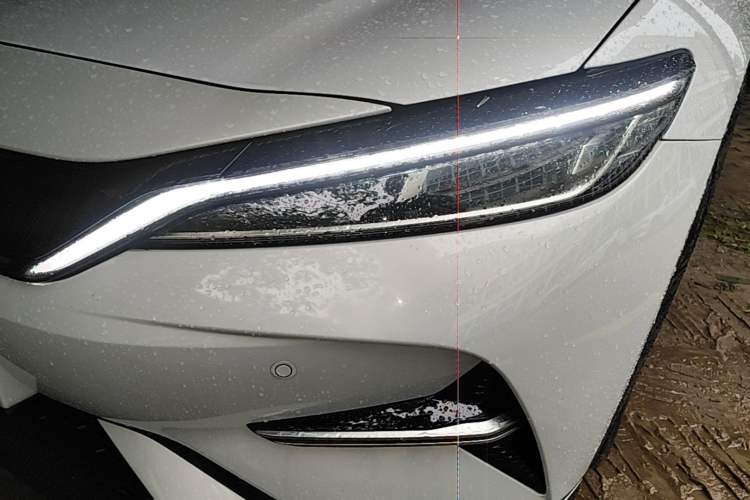Used BYD Song L EV 2025 Intelligent Driving Version 662 km LiDAR Excellence Edition Left Front Headlight