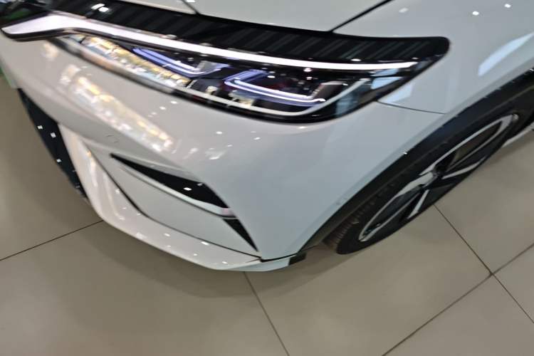 Used BYD Song L EV 2025 Intelligent Driving Version 662 km LiDAR Excellence Edition Left Front Headlight