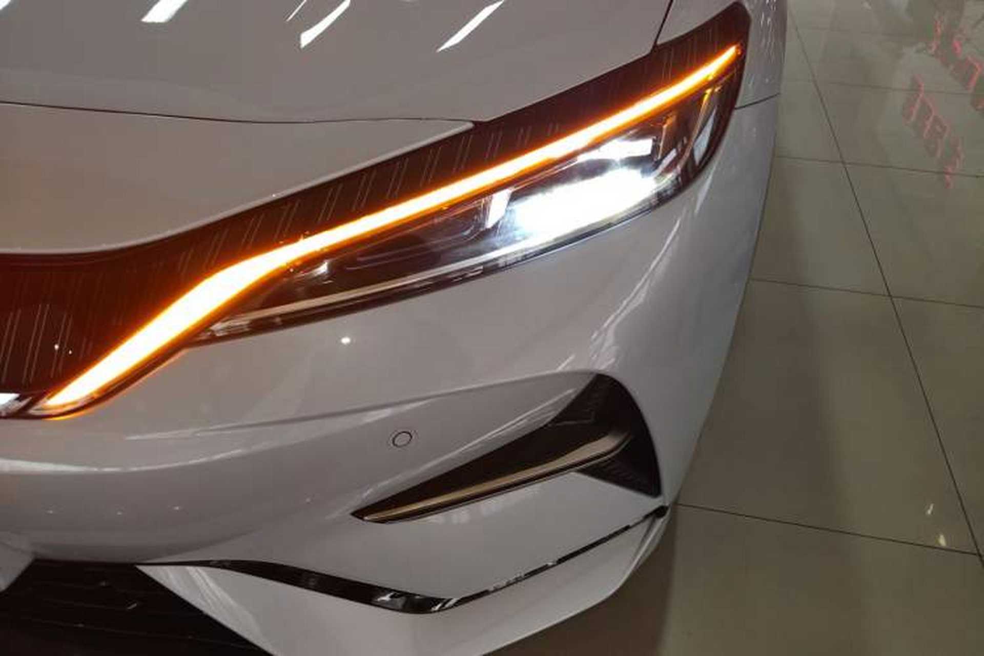 Used BYD Song L EV 2025 Intelligent Driving Version 662 km LiDAR Excellence Edition Left Front Headlight
