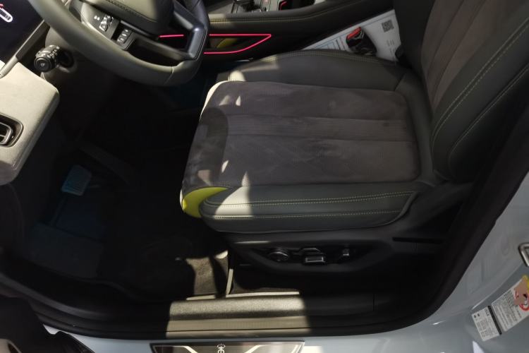 Used BYD Song L EV 2025 Intelligent Driving Version 602 km Range LiDAR-equipped All-Wheel-Drive Type Left Front Seat