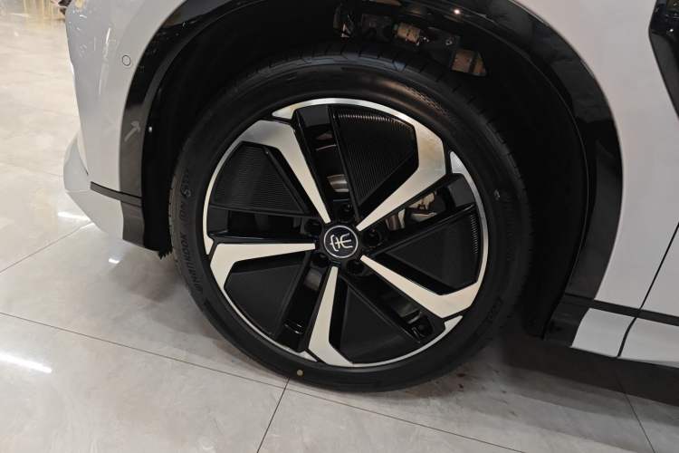 Used BYD Song L EV 2025 662 km Advanced Intelligent Driving Version Left Front Wheel Hub