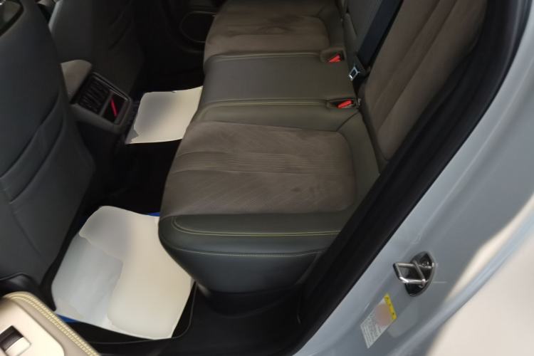 Used BYD Song L EV 2025 Intelligent Driving Version 602 km Range LiDAR-equipped All-Wheel-Drive Type Left Rear Seat