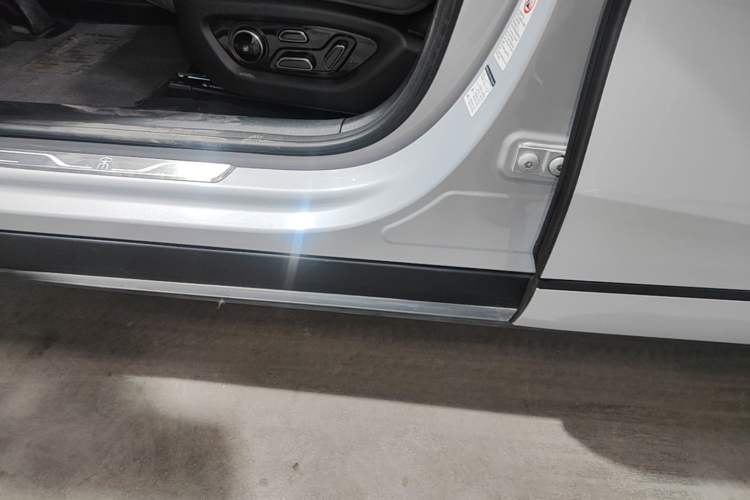 Used BYD Song L EV 2025 Intelligent Driving Version 662 km LiDAR Excellence Edition Left Side Sill