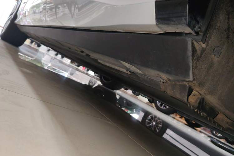 Used BYD Song L EV 2025 Intelligent Driving Version 662 km LiDAR Excellence Edition Left Side Sill