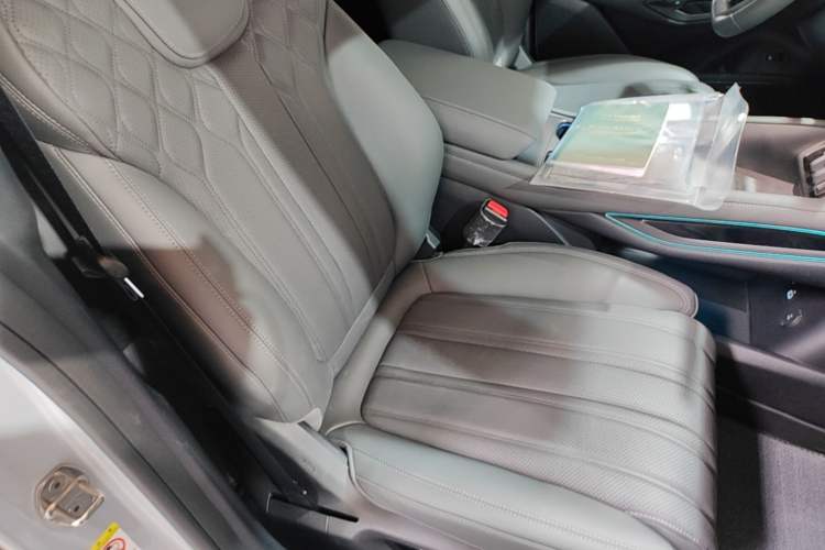 Used BYD Song L EV 2025 Intelligent Driving Version 662 km LiDAR Excellence Edition Right Front Seat
