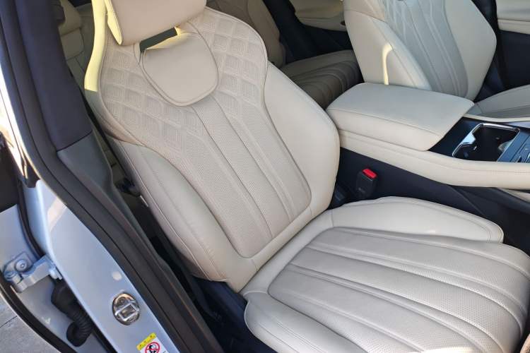 Used BYD Song L EV 2025 662 km Advanced Intelligent Driving Version Right Front Seat