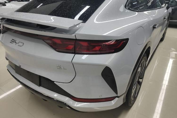 Used BYD Song L EV 2025 662 km Advanced Intelligent Driving Version Right Rear Taillight
