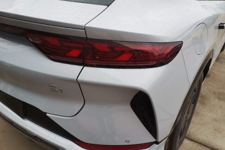 Used BYD Song L EV 2025 550 km Excellence Version Right Rear Taillight