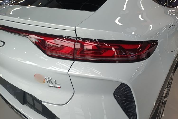 Used BYD Song L EV 2025 Intelligent Driving Version 662 km LiDAR Excellence Edition Right Rear Taillight