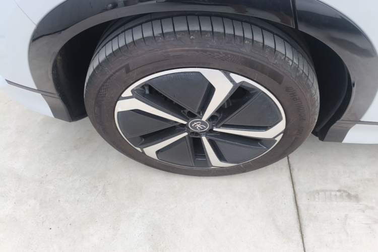 Used BYD Song L EV 2025 662 km Ultra-Range Version Right Rear Wheel Hub