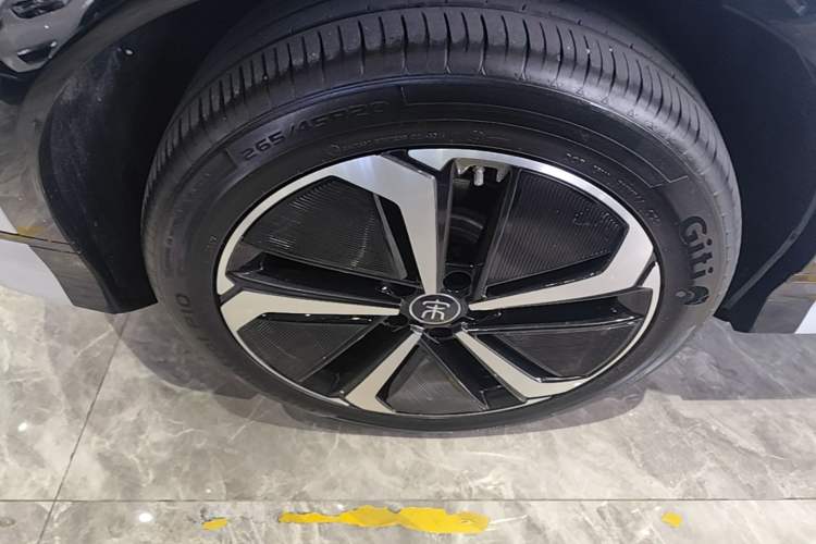 Used BYD Song L EV 2025 Intelligent Driving Version 662 km LiDAR Excellence Edition Right Rear Wheel Hub