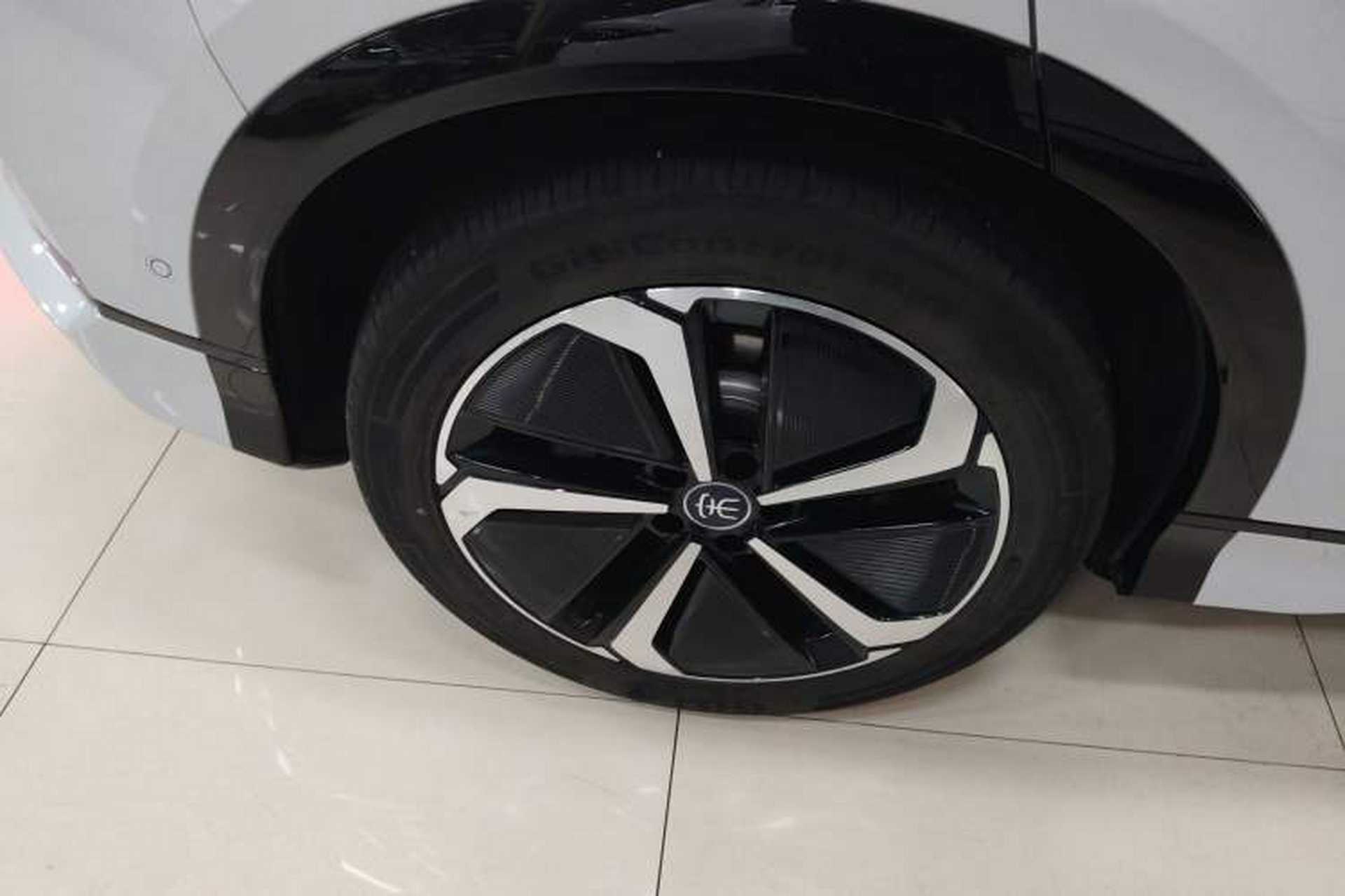 Used BYD Song L EV 2025 Intelligent Driving Version 662 km LiDAR Excellence Edition Right Rear Wheel Hub