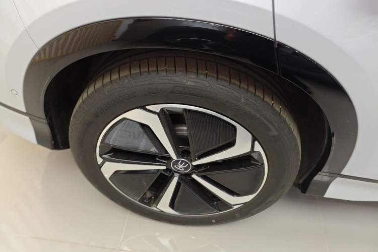 Used BYD Song L EV 2025 662 km Ultra-Range Version Right Rear Wheel Hub