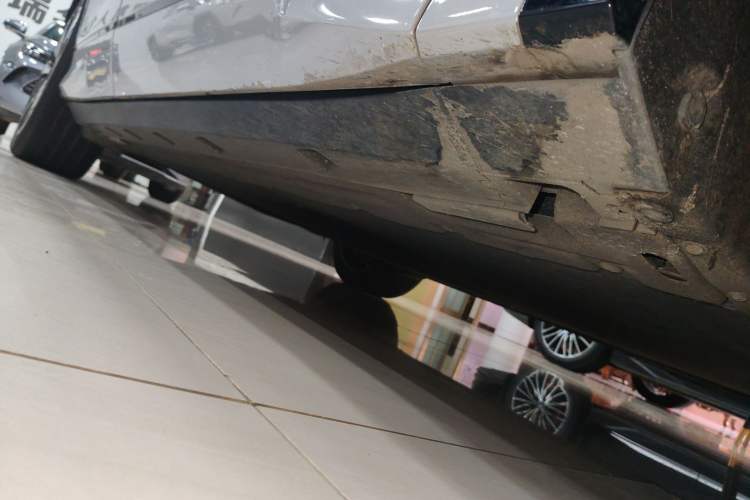 Used BYD Song L EV 2025 Intelligent Driving Version 662 km LiDAR Excellence Edition Right Side Sill