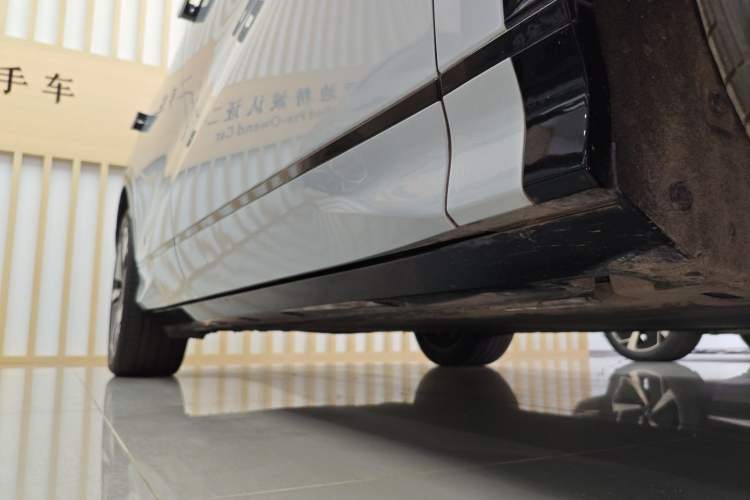 Used BYD Song L EV 2025 662 km Ultra-Range Version Right Side Sill