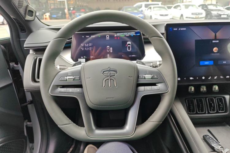 Used BYD Song L EV 2025 Intelligent Driving Version 662 km LiDAR Excellence Edition Steering Wheel