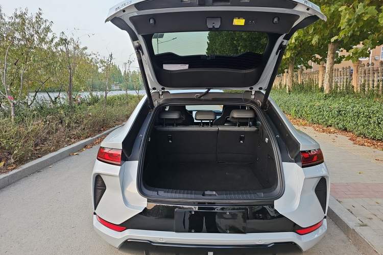 Used BYD Song L EV 2025 Intelligent Driving Version 662 km LiDAR Excellence Edition Trunk