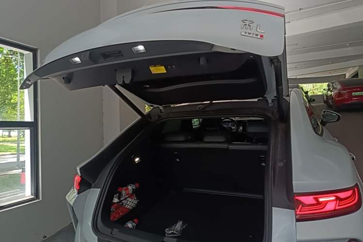 Used BYD Song L EV 2025 Intelligent Driving Version 662 km LiDAR Excellence Edition Trunk
