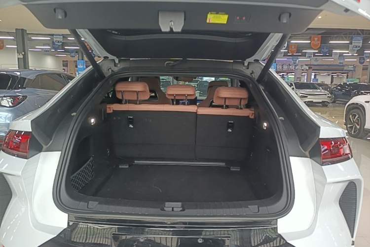 Used BYD Song L EV 2025 Intelligent Driving Version 662 km LiDAR Excellence Edition Trunk