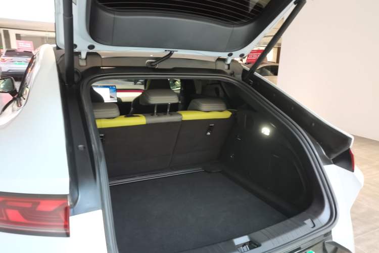 Used BYD Song L EV 2025 Intelligent Driving Version 602 km Range LiDAR-equipped All-Wheel-Drive Type Trunk