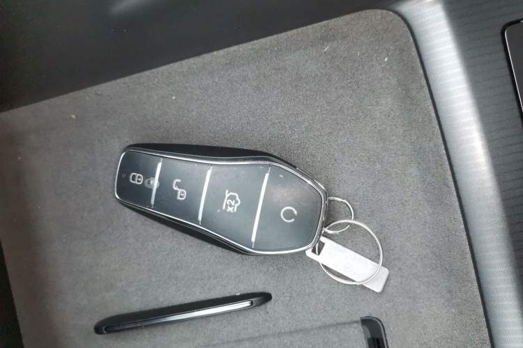 Used BYD Song L EV 2025 550 km Excellence Version Vehicle Key