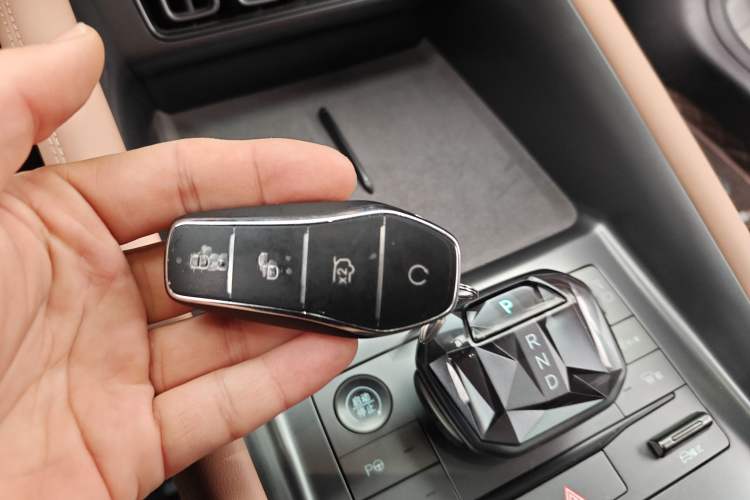 Used BYD Song L EV 2025 662 km Ultra-Range Version Vehicle Key