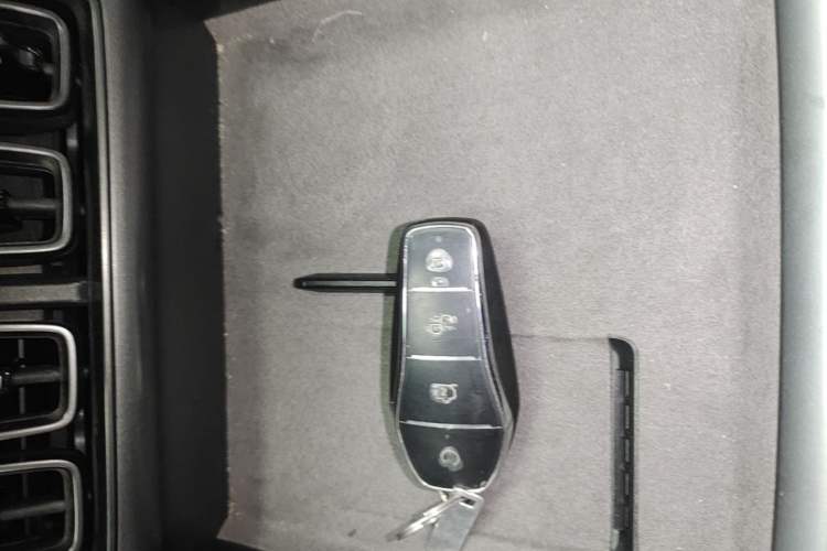 Used BYD Song L EV 2025 662 km Advanced Intelligent Driving Version Vehicle Key
