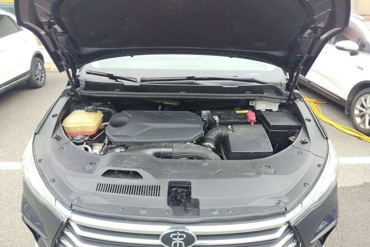 Used BYD Song MAX 2021 Upgraded Model 1.5T Automatic Luxury 6-Seater Engine Bay