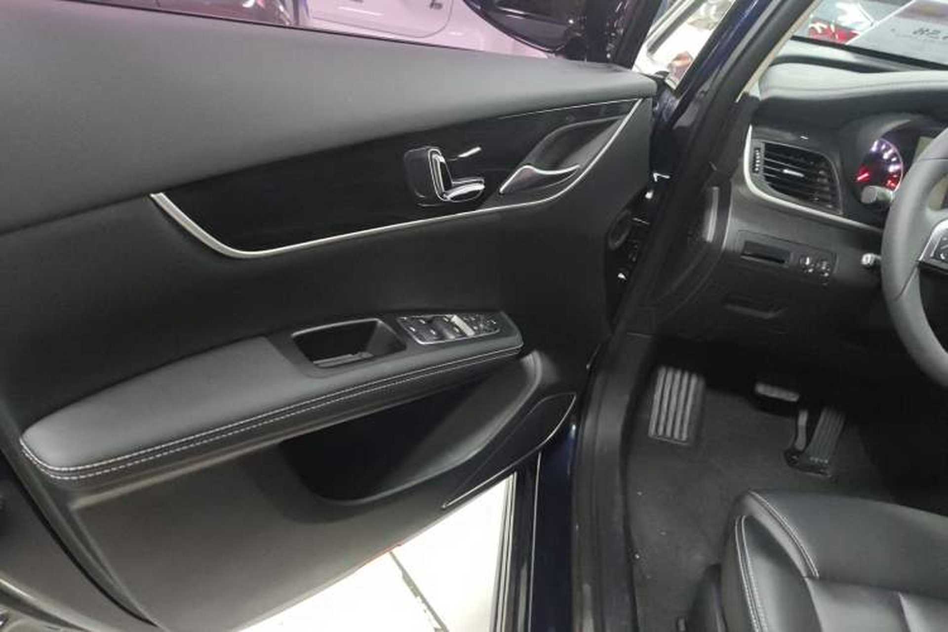 Used BYD Song MAX 2019 1.5T Automatic SmartConnect ZhiLian RuiDong Edition with 6 Seats China VI Standard Interior 4
