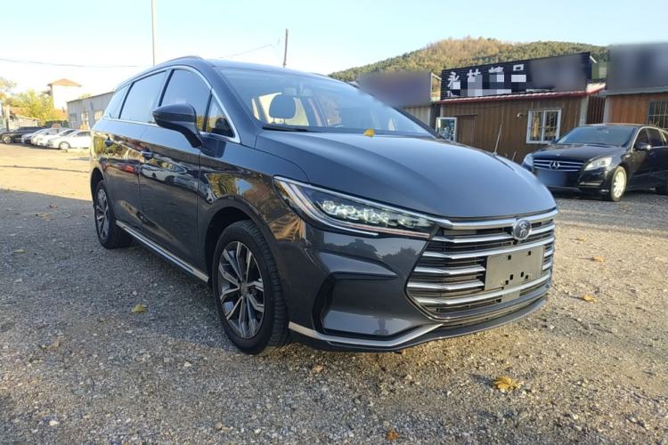 Used BYD Song MAX 2021 Upgraded Model 1.5T Automatic Luxury 7-Seater Front Right 45 Deg