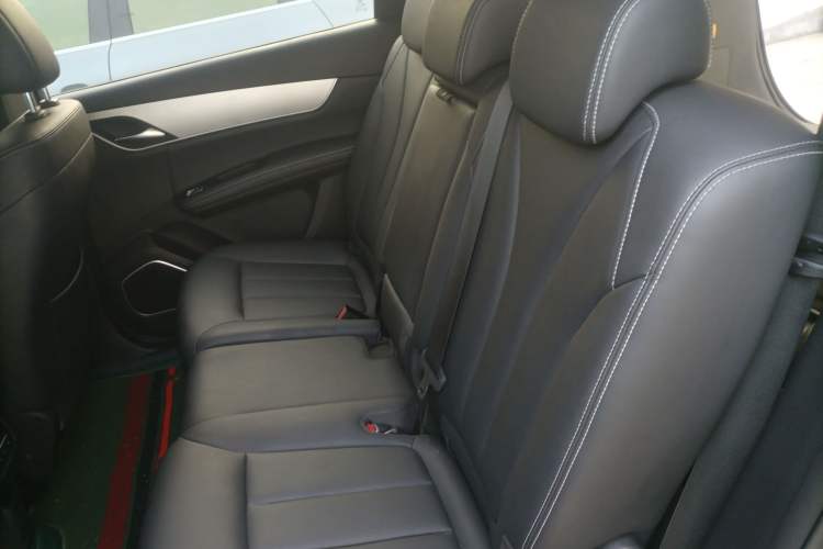 Used BYD Song MAX 2021 Upgraded Model 1.5T Automatic Luxury 7-Seater Interior 4