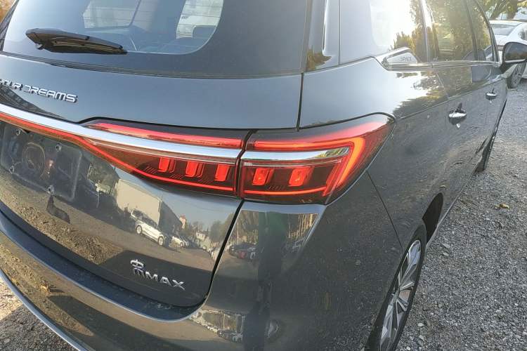 Used BYD Song MAX 2021 Upgraded Model 1.5T Automatic Luxury 7-Seater Right Rear Taillight
