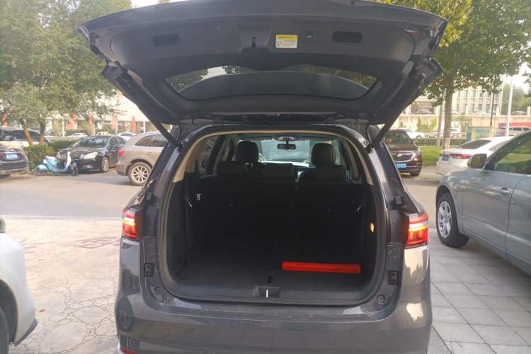 Used BYD Song MAX 2021 Upgraded Model 1.5T Automatic Luxury 7-Seater Trunk
