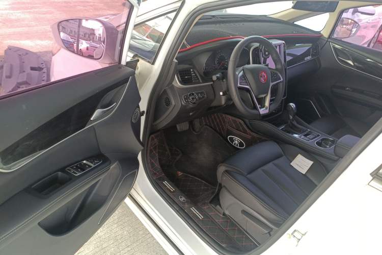 Used BYD Song MAX 2018 1.5T Automatic Smart Connect Elite Model with 6 Seats Driver Seat