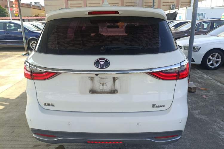 Used BYD Song MAX 2018 1.5T Automatic Smart Connect Elite Model with 6 Seats Rear