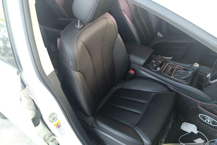 Used BYD Song MAX 2018 1.5T Automatic Smart Connect Elite Model with 6 Seats Right Front Seat