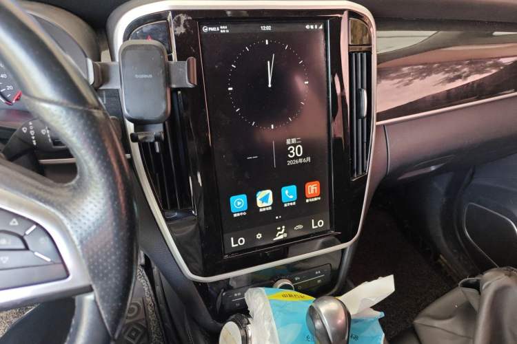 Used BYD Song MAX 2017 1.5T Automatic Smart Connect Elite 7-Seater Audio And AC Panel