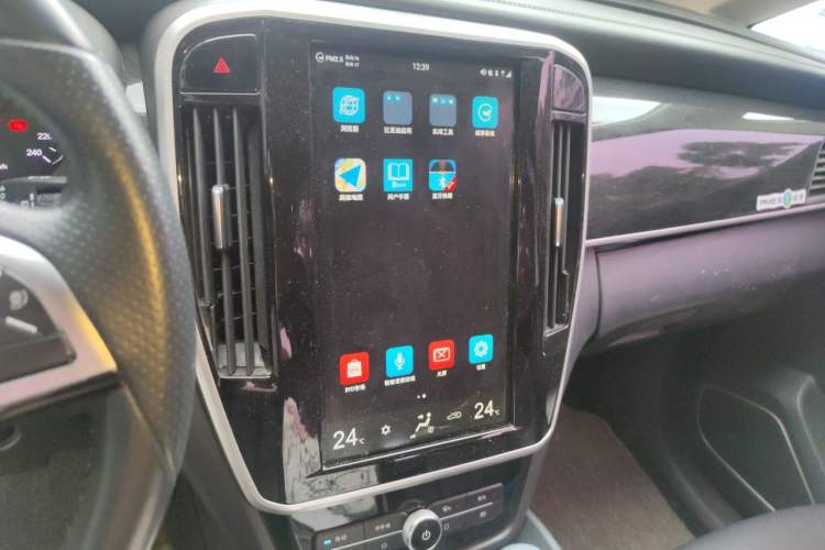 Used BYD Song MAX 2017 1.5T Automatic Smart Connect Elite 7-Seater Audio And AC Panel