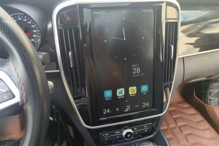 Used BYD Song MAX 2017 1.5T Automatic Smart Connect Prestige 7-Seater Audio And AC Panel