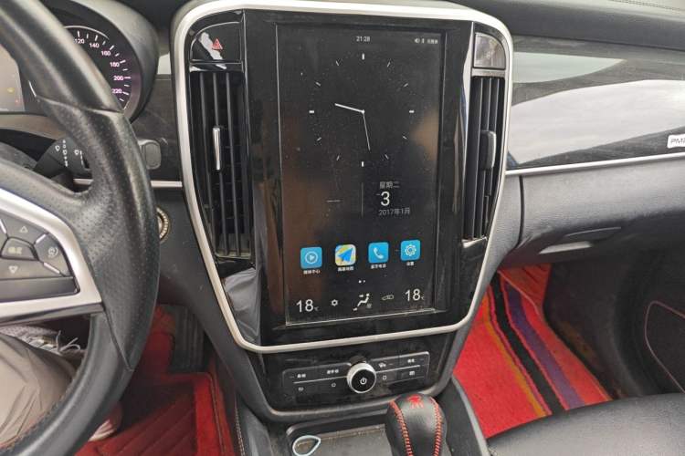 Used BYD Song MAX 2017 1.5T Automatic Smart Connect Elite 7-Seater Audio And AC Panel