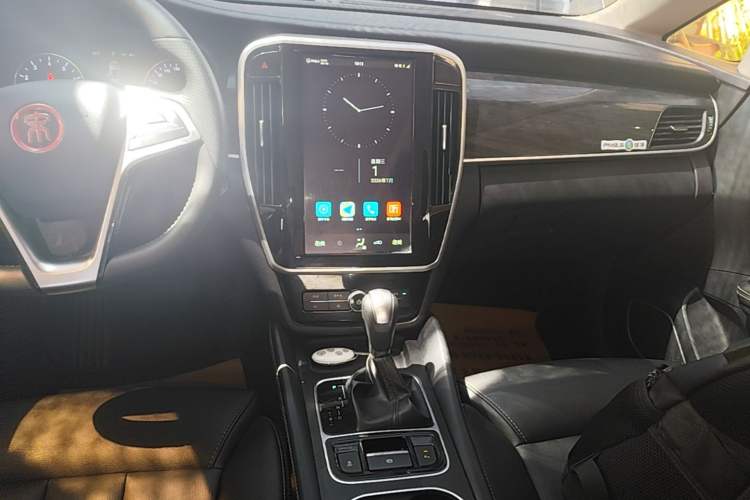 Used BYD Song MAX 2017 1.5T Automatic Smart Connect Elite 7-Seater Audio And AC Panel