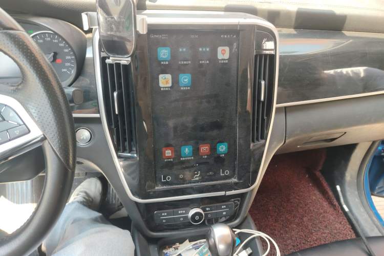 Used BYD Song MAX 2017 1.5T Automatic Smart Connect Prestige 7-Seater Audio And AC Panel