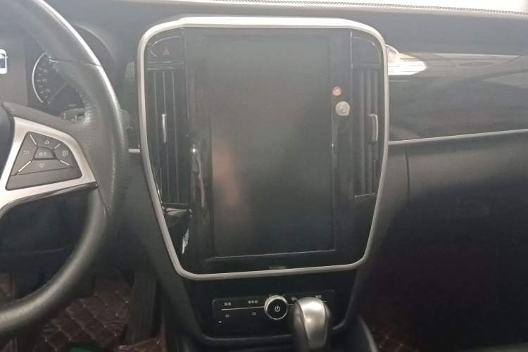 Used BYD Song MAX 2017 1.5T Automatic Smart Connect Elite 7-Seater Audio And AC Panel