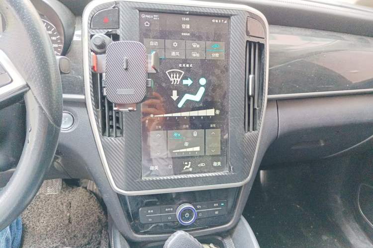 Used BYD Song MAX 2017 1.5T Automatic Smart Connect Elite 7-Seater Audio And AC Panel