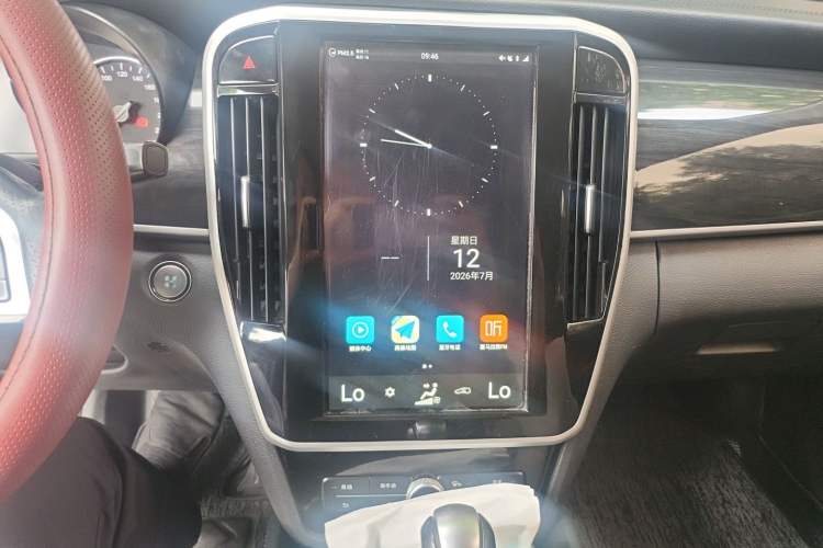 Used BYD Song MAX 2017 1.5T Automatic Smart Connect Elite 7-Seater Audio And AC Panel