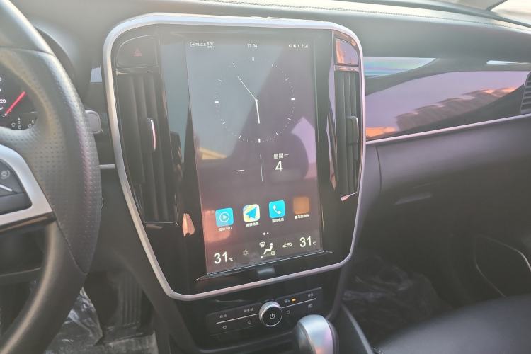 Used BYD Song MAX 2017 1.5T Automatic Smart Connect Elite 7-Seater Audio And AC Panel