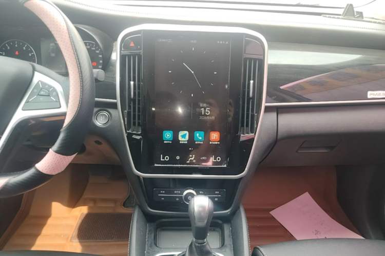 Used BYD Song MAX 2017 1.5T Automatic Smart Connect Elite 7-Seater Audio And AC Panel